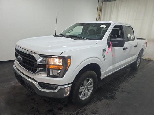 Oxford White 2023 Ford F-150 XLT