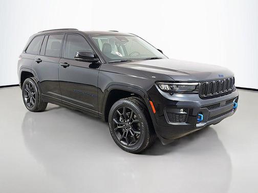 Diamond Black Crystal Pearlcoat 2024 Jeep Grand Cherokee 4xe Anniversary Edition