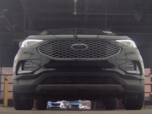 Agate Black Metallic 2023 Ford Edge SEL