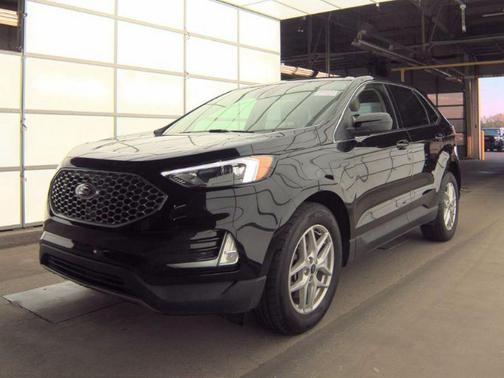 Agate Black Metallic 2023 Ford Edge SEL