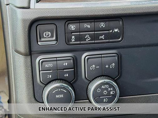 Black 2025 Chevrolet Suburban 4WD Z71