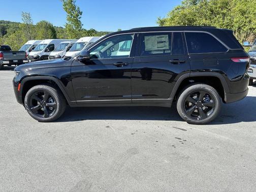 Diamond Black 2026 Jeep Grand Cherokee Limited