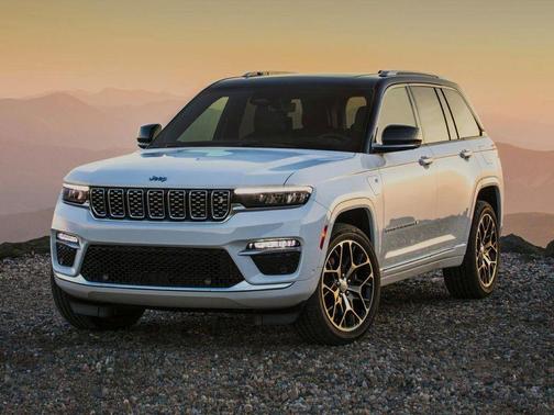 Metallic 2023 Jeep Grand Cherokee 4xe Trailhawk