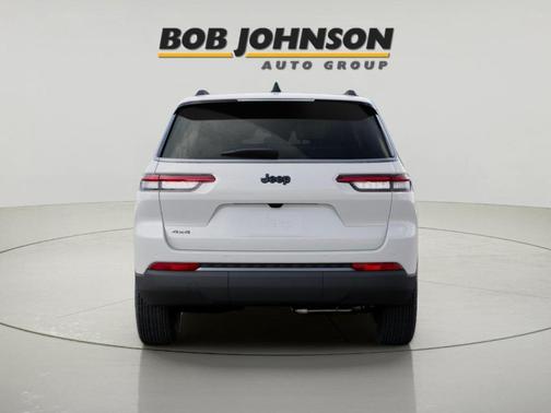 Bright White Clearcoat 2027 Jeep Grand Cherokee L Laredo