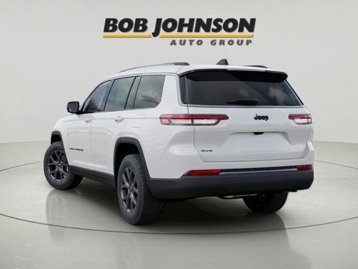 Bright White Clearcoat 2027 Jeep Grand Cherokee L Laredo