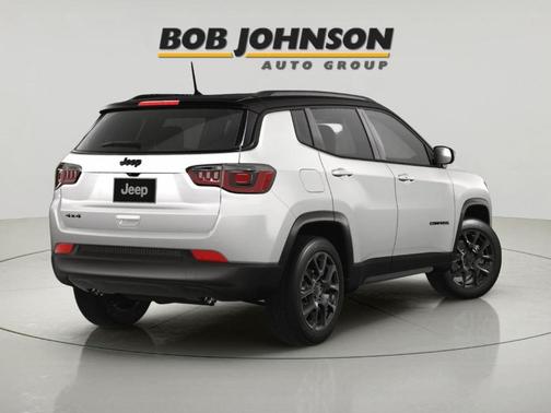 Bright White Clearcoat 2024 Jeep Compass Latitude