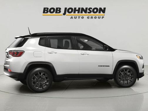 Bright White Clearcoat 2024 Jeep Compass Latitude