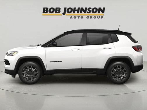 Bright White Clearcoat 2024 Jeep Compass Latitude