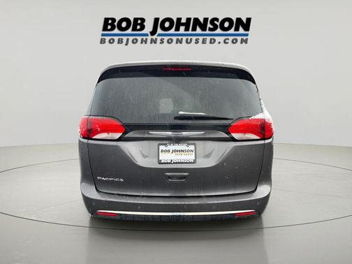 2020 Chrysler Pacifica Touring-L