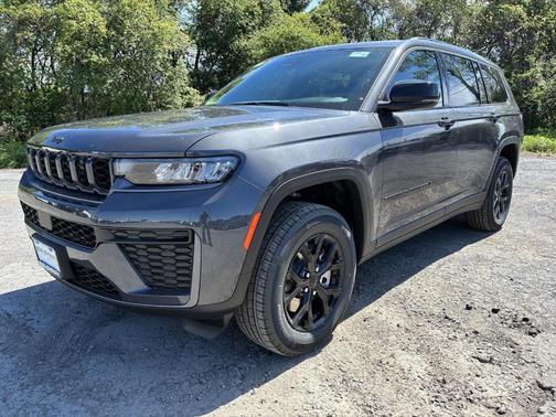 Metallic 2026 Jeep Grand Cherokee L Laredo