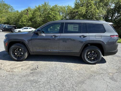Metallic 2026 Jeep Grand Cherokee L Laredo