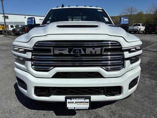 Bright White Clearcoat 2025 RAM 2500 Laramie