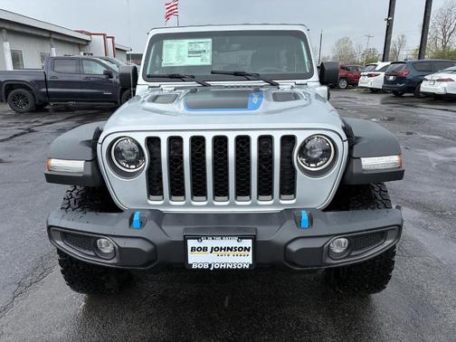 Silver Zynith Clearcoat 2023 Jeep Wrangler 4xe Rubicon