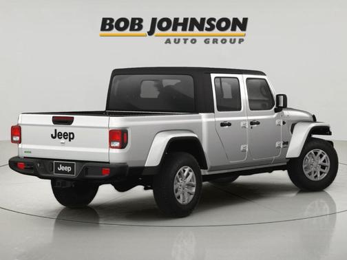 Bright White Clearcoat 2023 Jeep Gladiator Sport