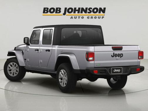 Silver Zynith Clearcoat 2023 Jeep Gladiator Sport