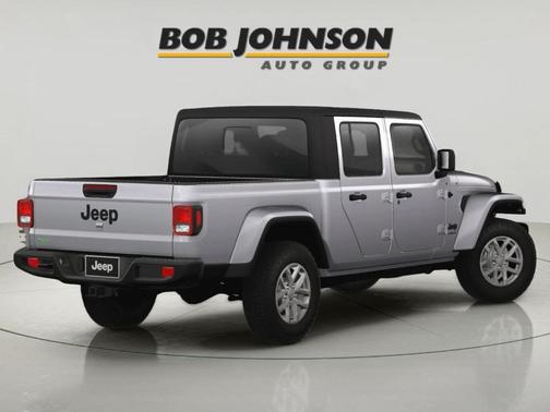Silver Zynith Clearcoat 2023 Jeep Gladiator Sport
