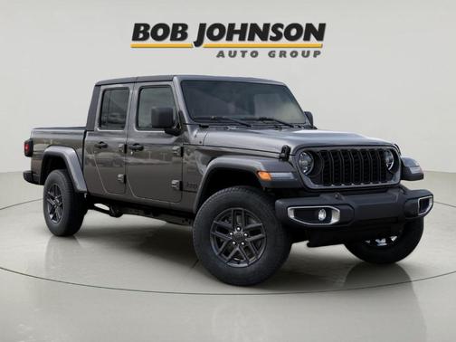 Granite Crystal Clearcoat Metallic 2026 Jeep Gladiator Sport