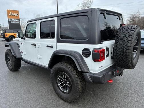 Bright White Clearcoat 2026 Jeep Wrangler Rubicon