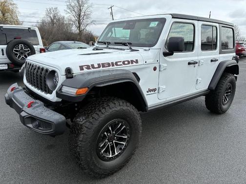 Bright White Clearcoat 2026 Jeep Wrangler Rubicon
