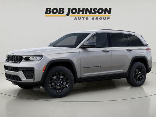 Metallic 2026 Jeep Grand Cherokee Laredo