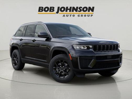Diamond Black 2026 Jeep Grand Cherokee Laredo