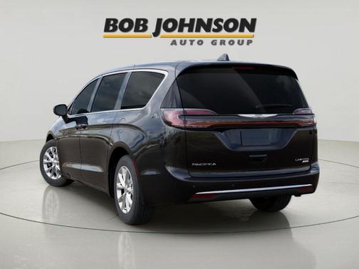 Diamond Black 2026 Chrysler Pacifica Limited