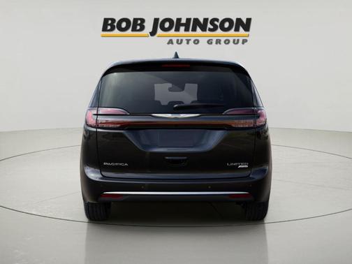 Diamond Black 2026 Chrysler Pacifica Limited