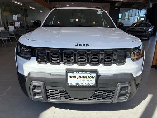 Bright White Clearcoat 2026 Jeep Cherokee Limited