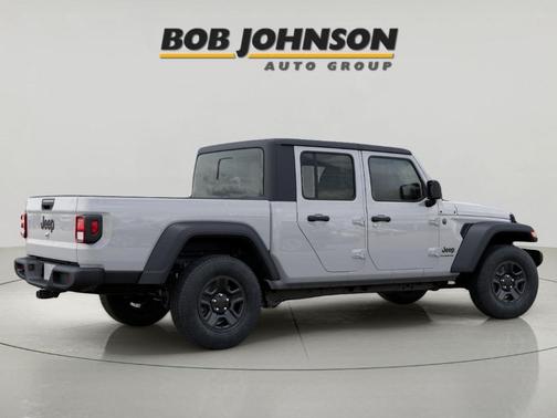 Bright White Clearcoat 2026 Jeep Gladiator Sport