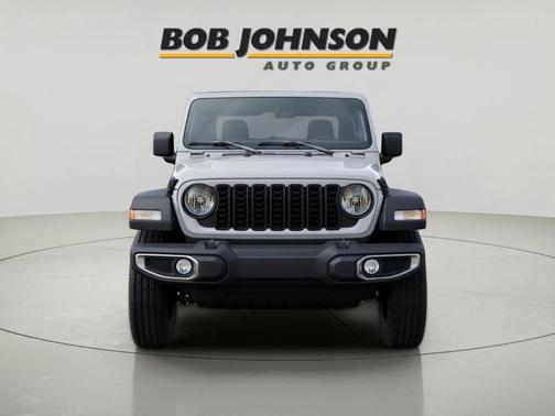 Bright White Clearcoat 2026 Jeep Gladiator Sport