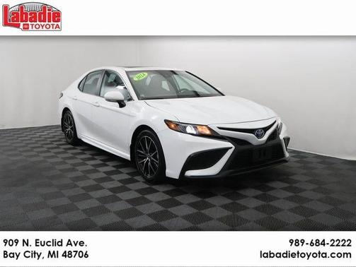 White 2024 Toyota Camry Hybrid SE