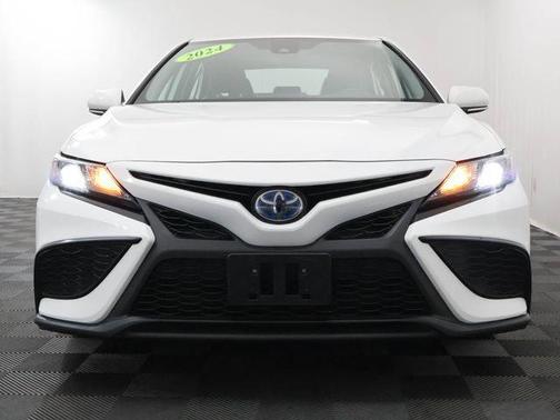 White 2024 Toyota Camry Hybrid SE