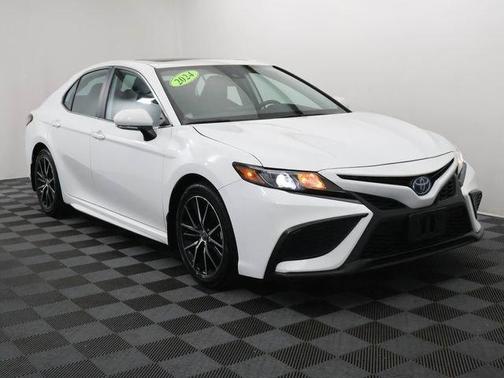 White 2024 Toyota Camry Hybrid SE