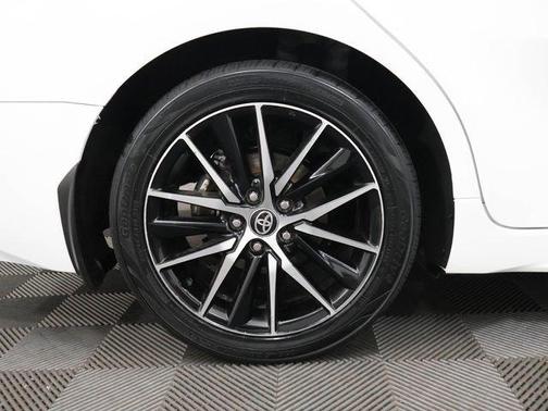 White 2024 Toyota Camry Hybrid SE