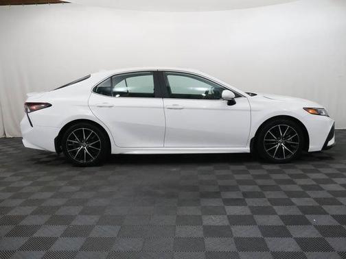 White 2024 Toyota Camry Hybrid SE