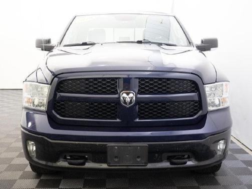 True Blue Pearlcoat 2016 RAM 1500 SLT