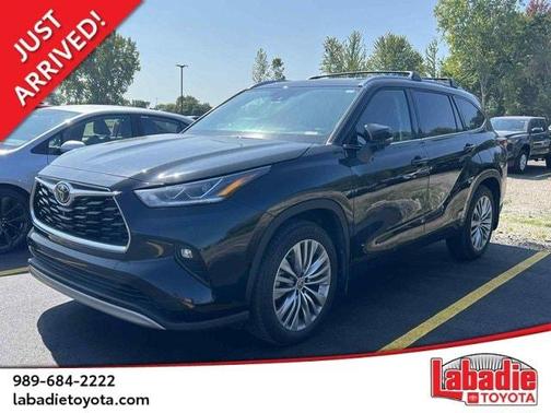 2023 Toyota Highlander Platinum