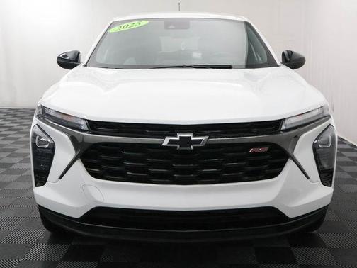 Summit White 2024 Chevrolet Trax 1RS