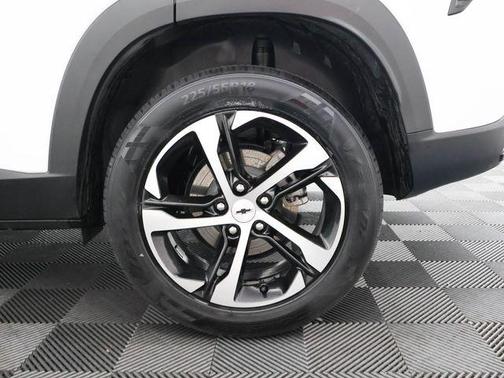 Summit White 2024 Chevrolet Trax 1RS