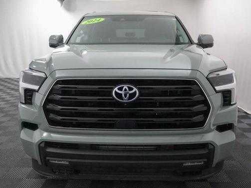 2024 Toyota Sequoia SR5