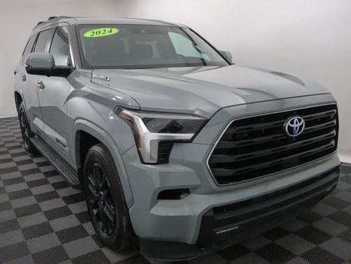 2024 Toyota Sequoia SR5