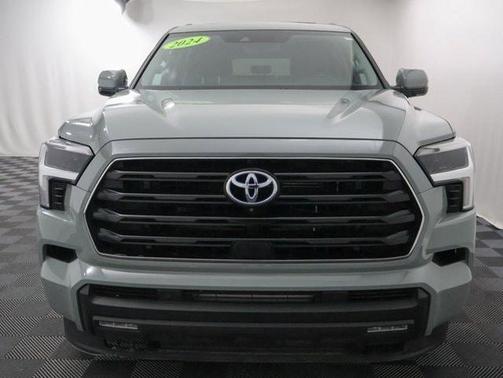 2024 Toyota Sequoia SR5