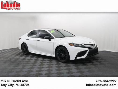Super White 2021 Toyota Camry SE Nightshade