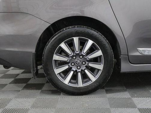 2019 Toyota Sienna XLE