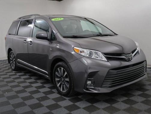 2019 Toyota Sienna XLE