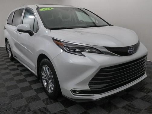 2024 Toyota Sienna Platinum 7 Passenger