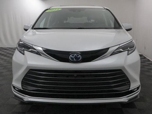 2024 Toyota Sienna Platinum 7 Passenger