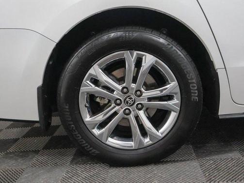 2024 Toyota Sienna Platinum 7 Passenger