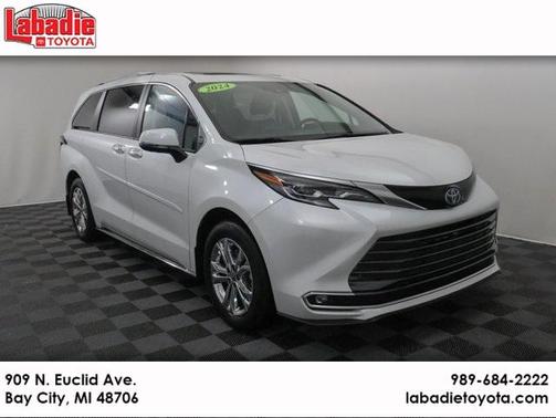 2024 Toyota Sienna Platinum 7 Passenger