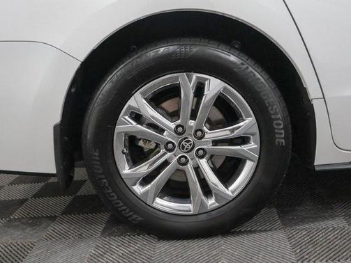 2024 Toyota Sienna Platinum 7 Passenger